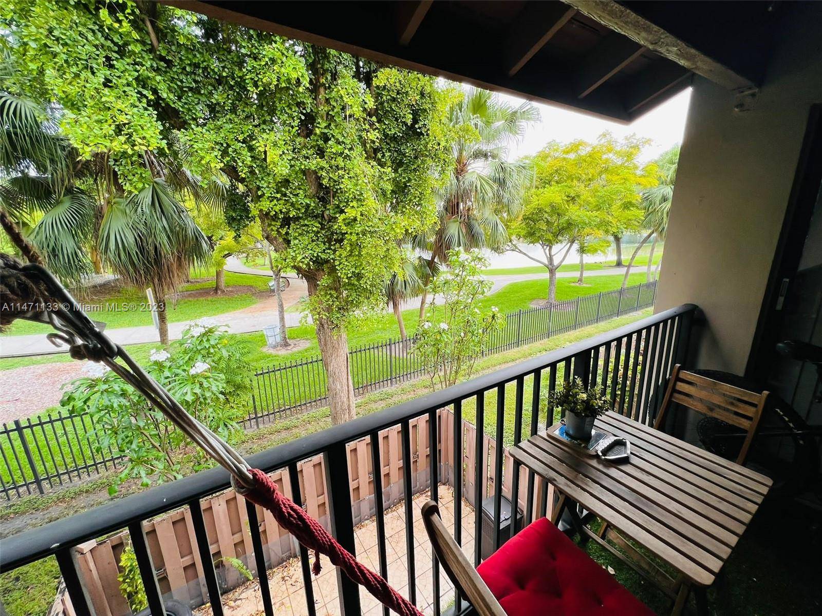 For sale, a comfortable apartment with an excellent location in Miami.