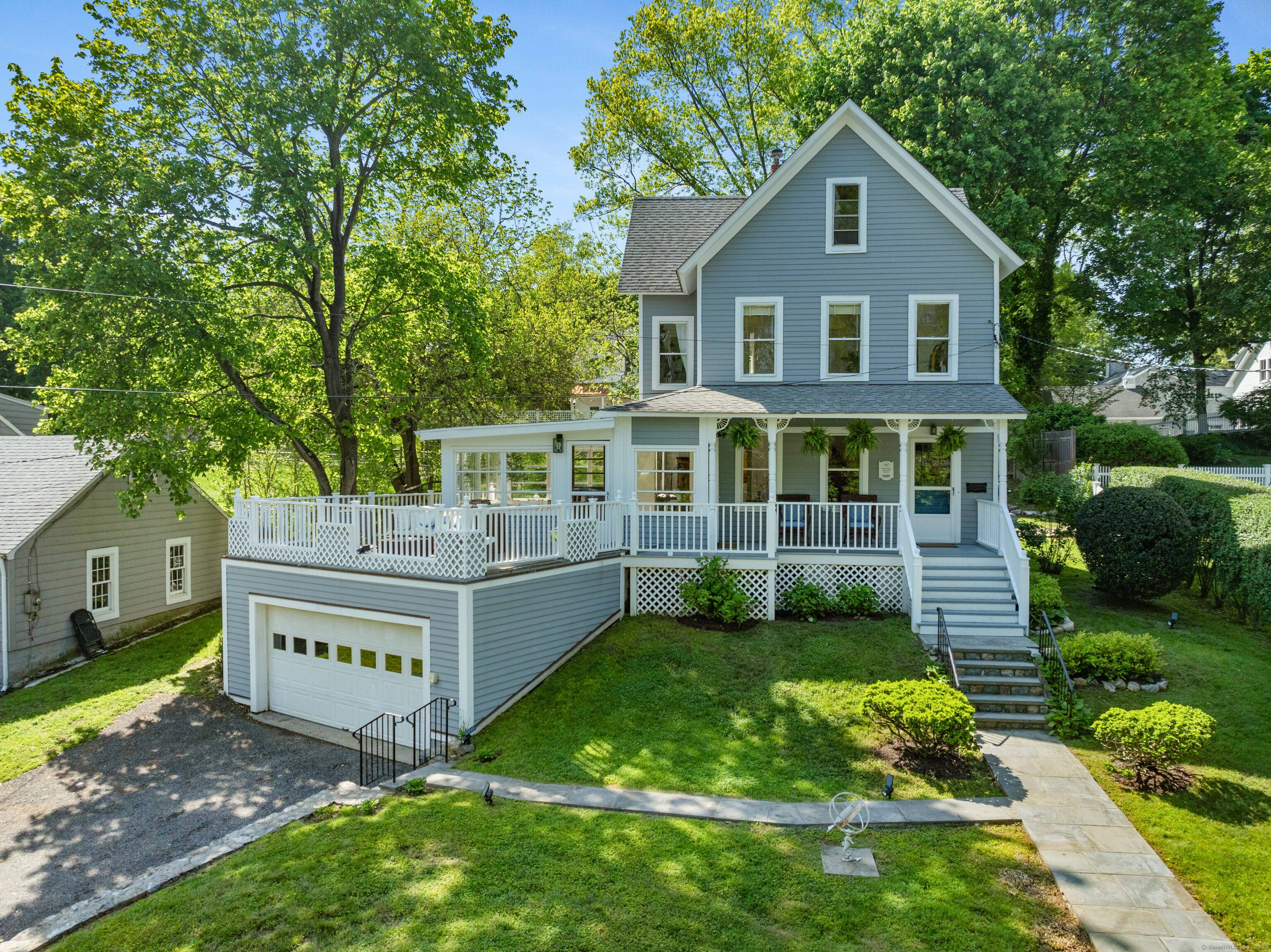 True walk to town, the beach, and everything Rowayton has to offer !