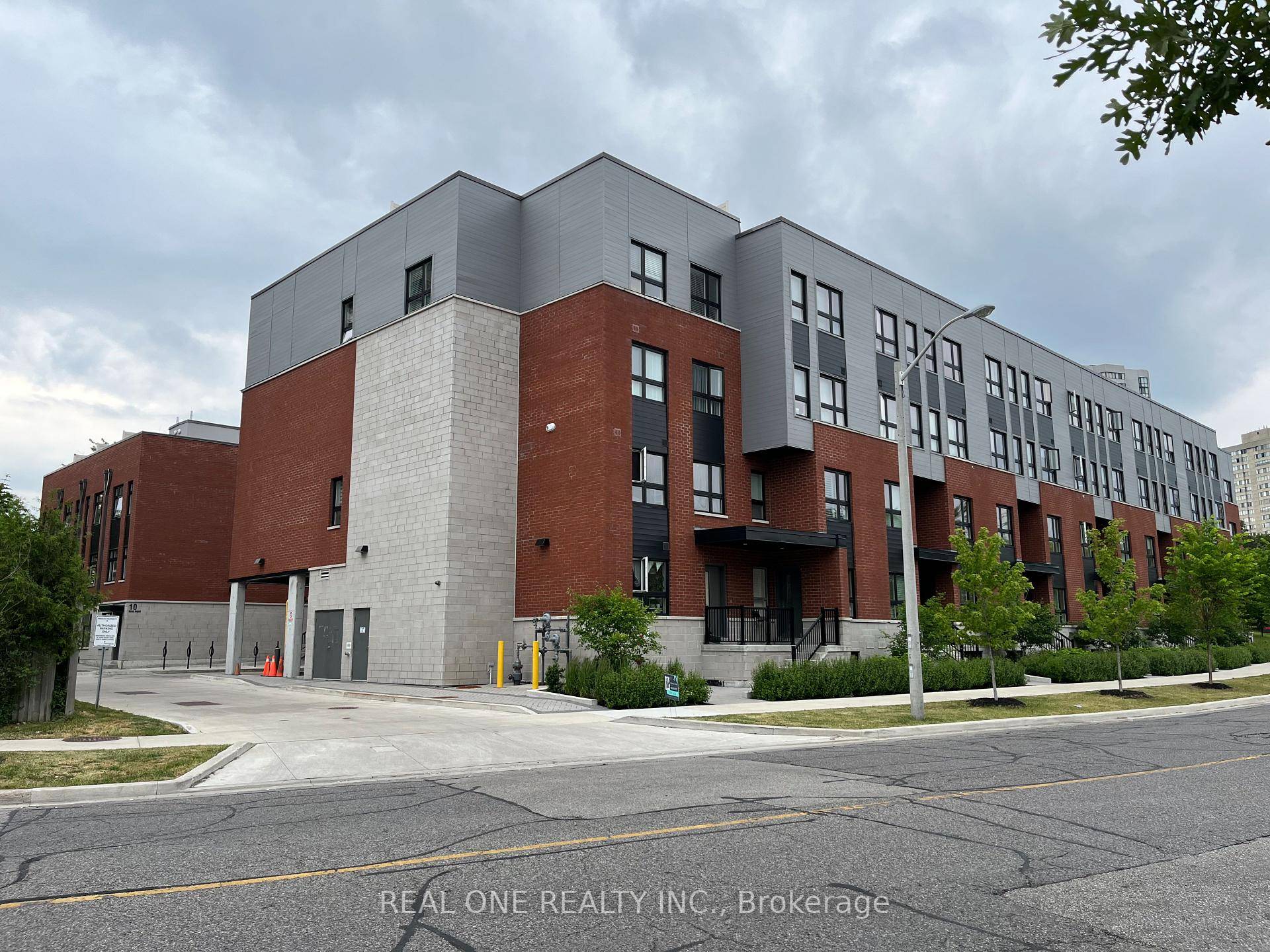 Beautiful Upper Unit Stacked Townhouse In High Demand Area.