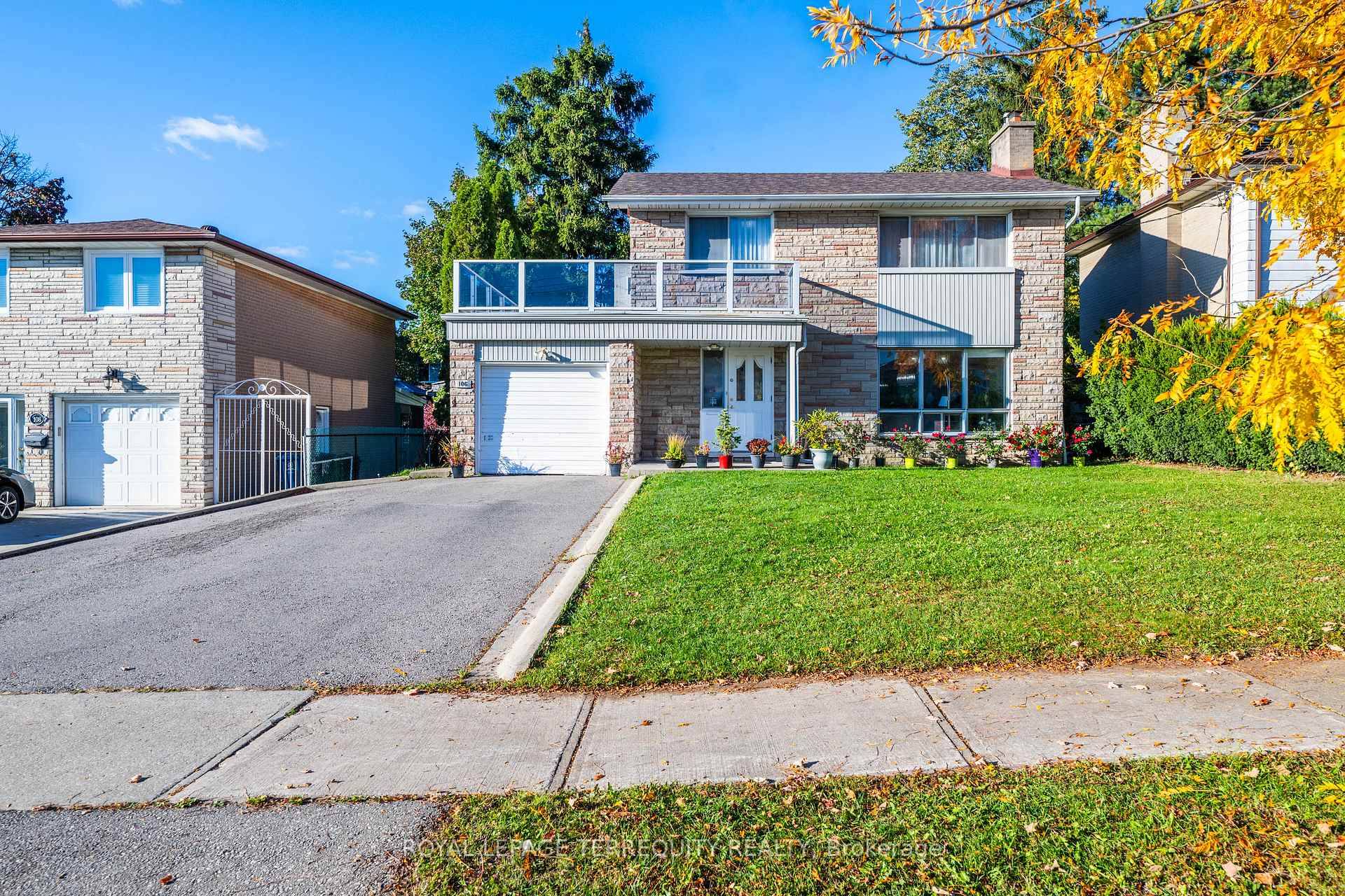 106 Grand ravine Drive, a beautiful House nestled in York University Heights Community in North York.