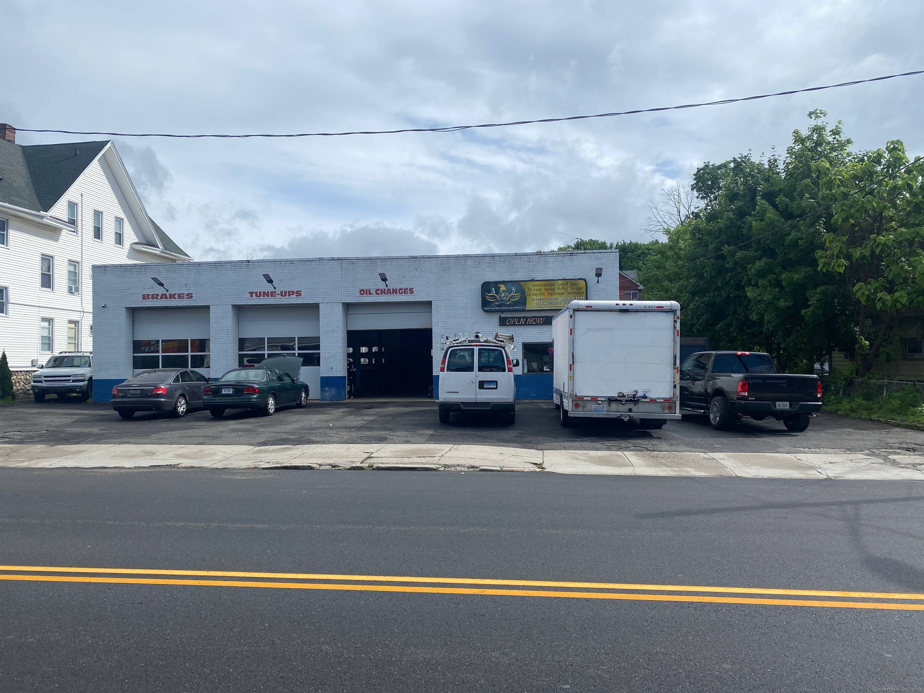 Great investment in prime location on East Main Street, Waterbury in very desirable area.
