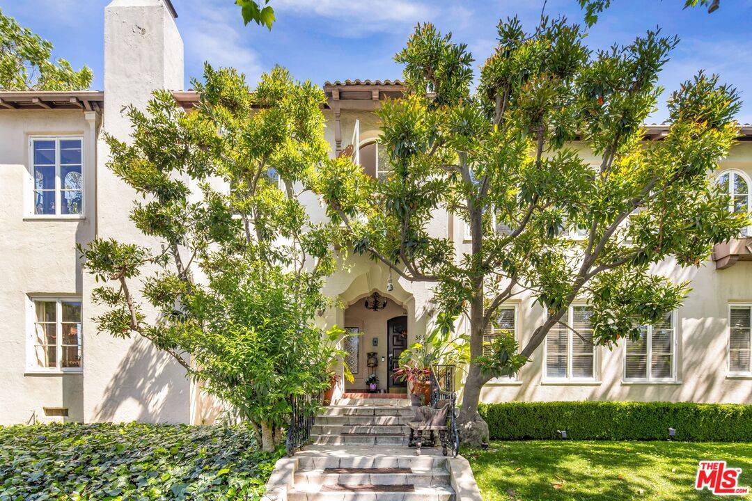 366 N Sycamore Ave 9BR Hancock Park La