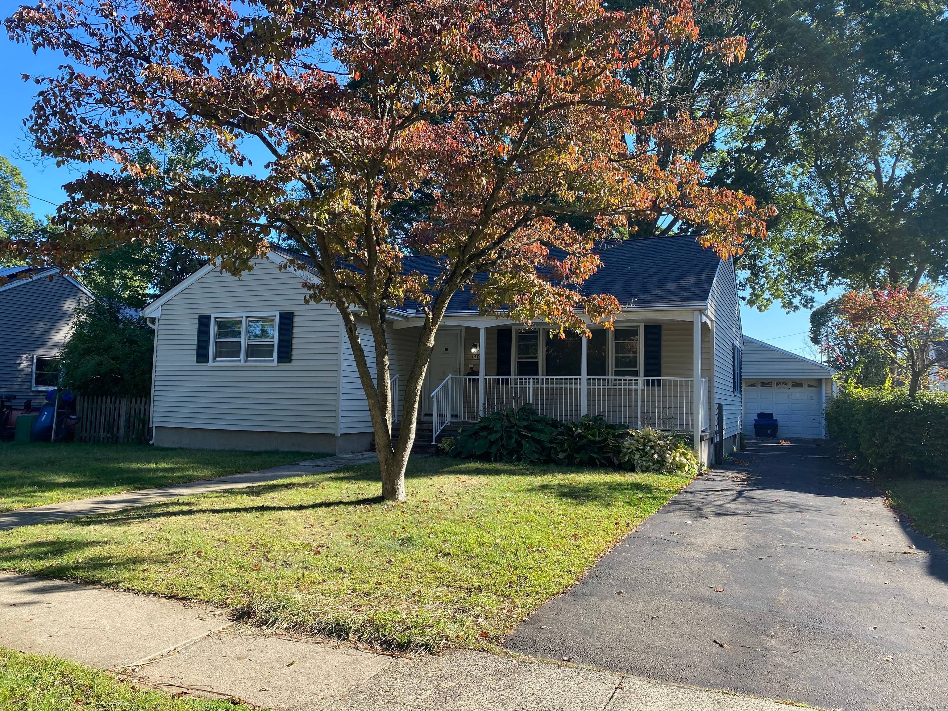 Cul de sac location ! Great opportunity, 5 room ranch with 2 car det.