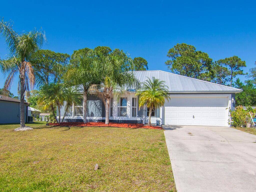 Cozy and well maintained home in convenient location just minutes to I 95 and shopping.