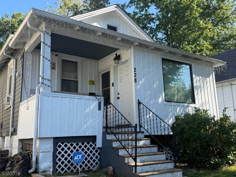 Welcome to 228 Madison Ave, Irvington, NJ 07111 !