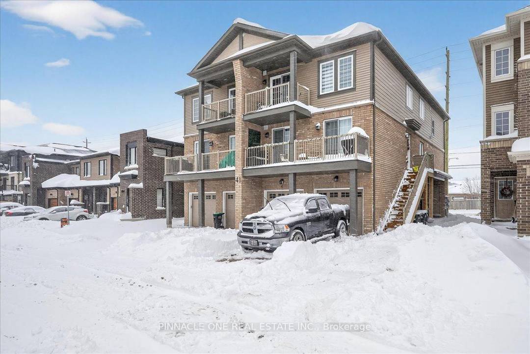 LARGEST UNIT IN COMPLEX !