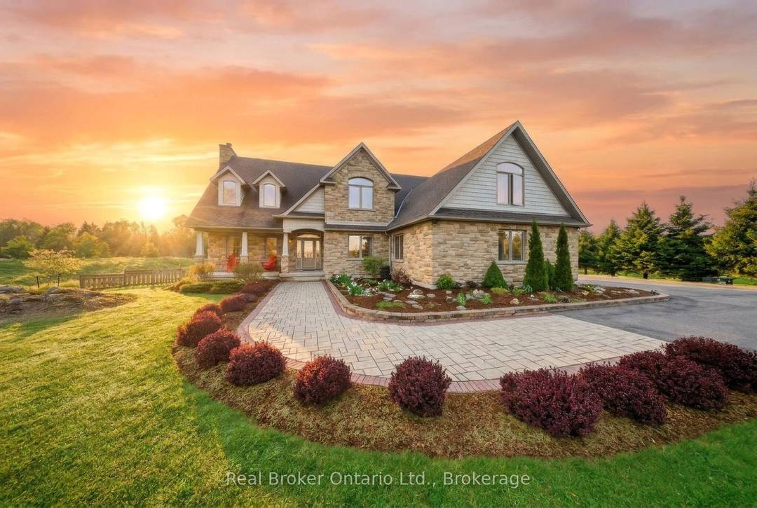 Welcome to 4760 Nassagaweya Puslinch Townline, an exceptional country estate nestled in the peaceful beauty of Puslinch.
