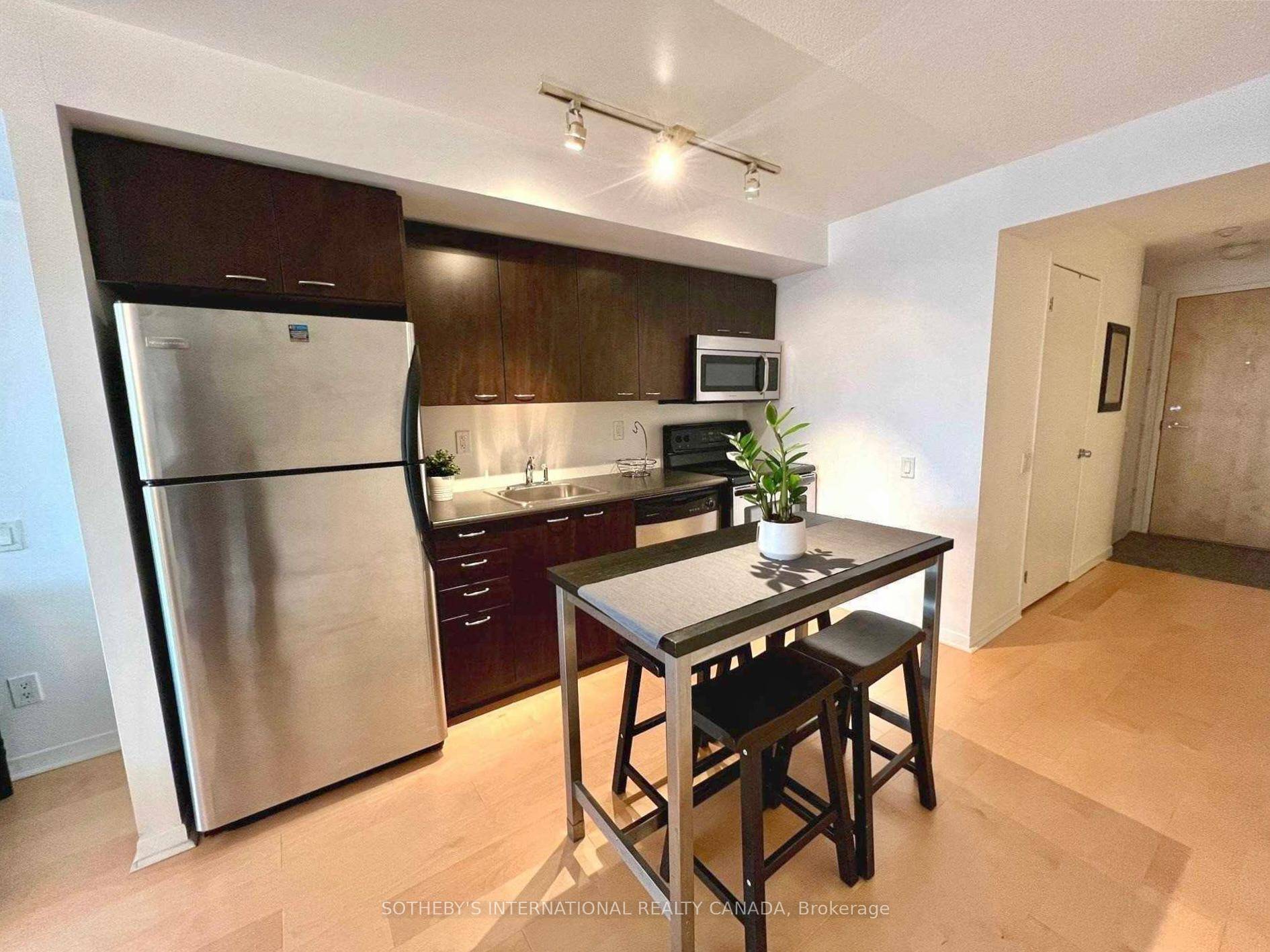 Well maintained and Move In Ready !