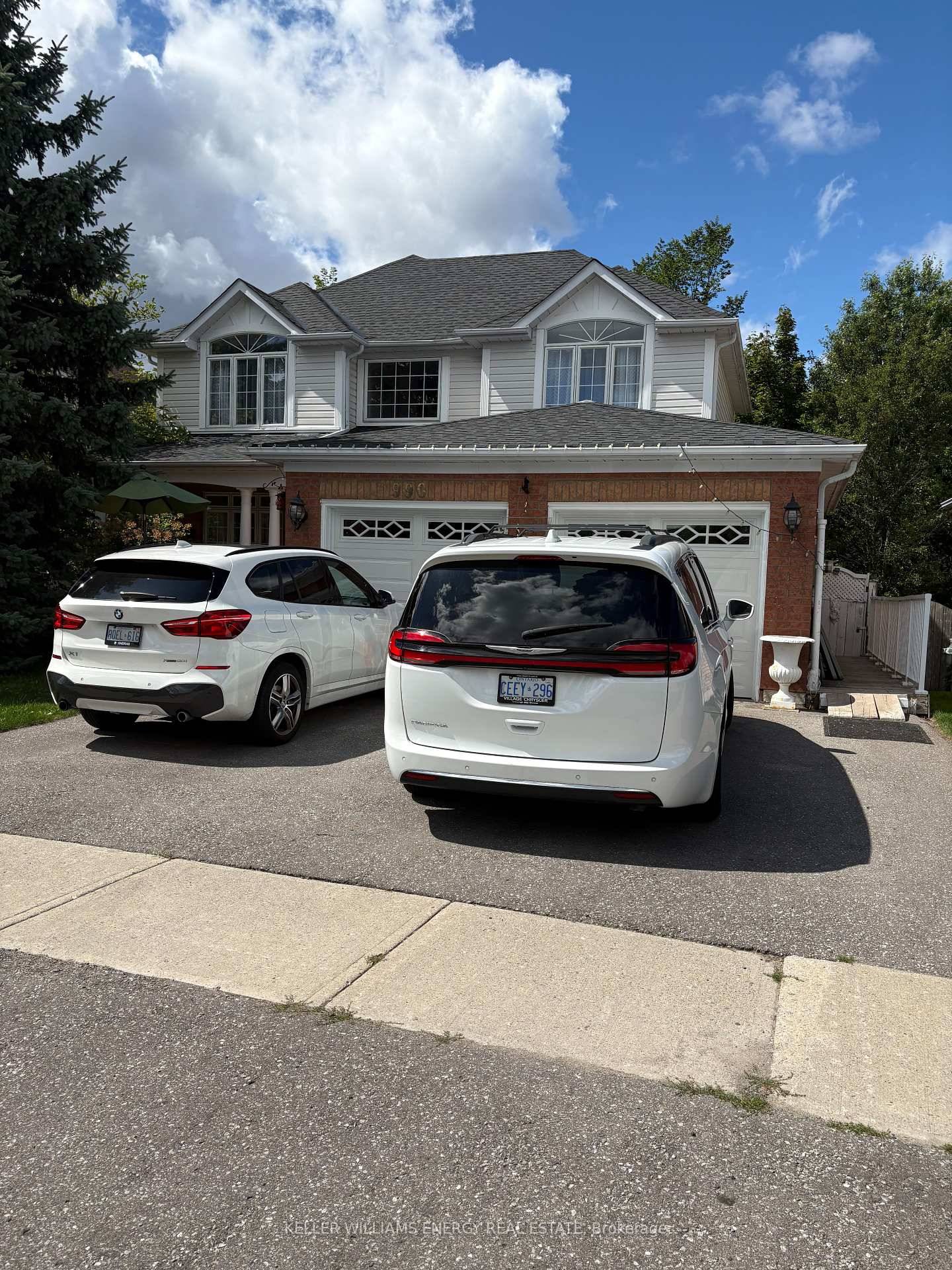 Welcome to 990 Glenbourne Drive in North Oshawa.