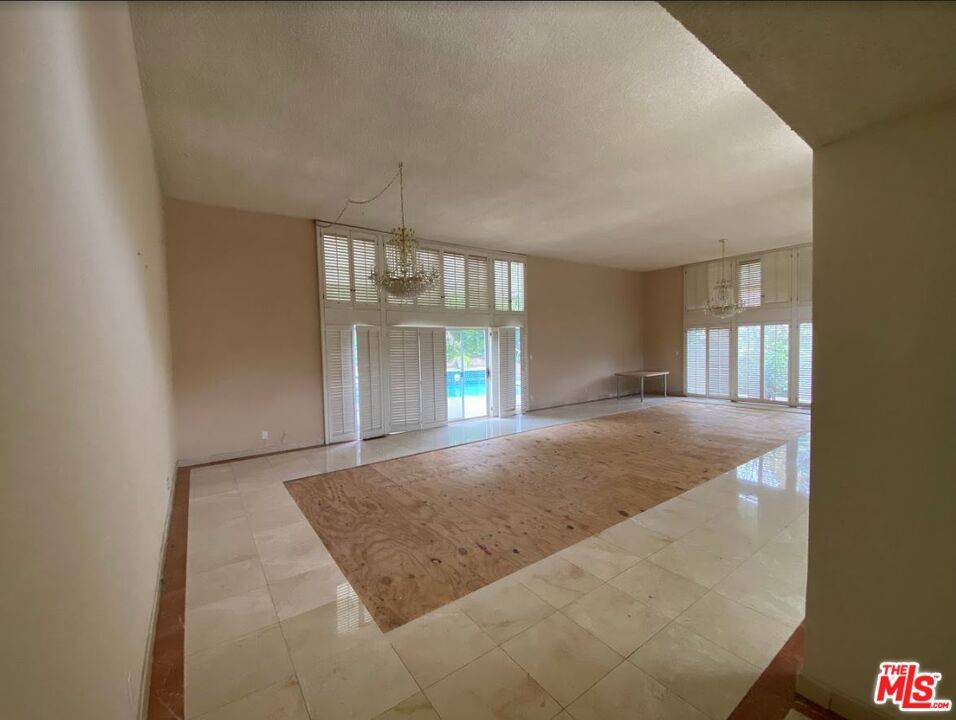 2043   San Ysidro Dr Beverly Hills Flats LA