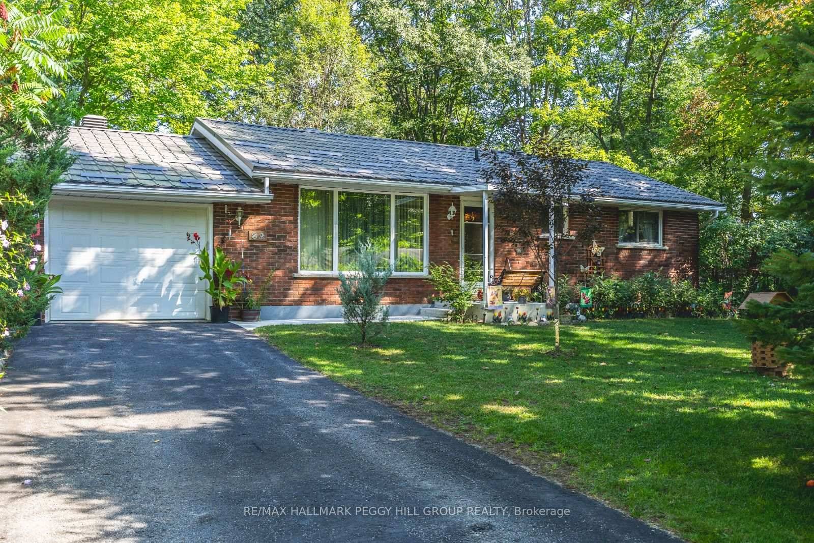 UPGRADED ALL BRICK WASAGA BUNGALOW ON A GENEROUS 106 X 145 FT LOT OFFERING MODERN COMFORT, SPACE, amp ; THE BEST OF BEACH TOWN LIVING !