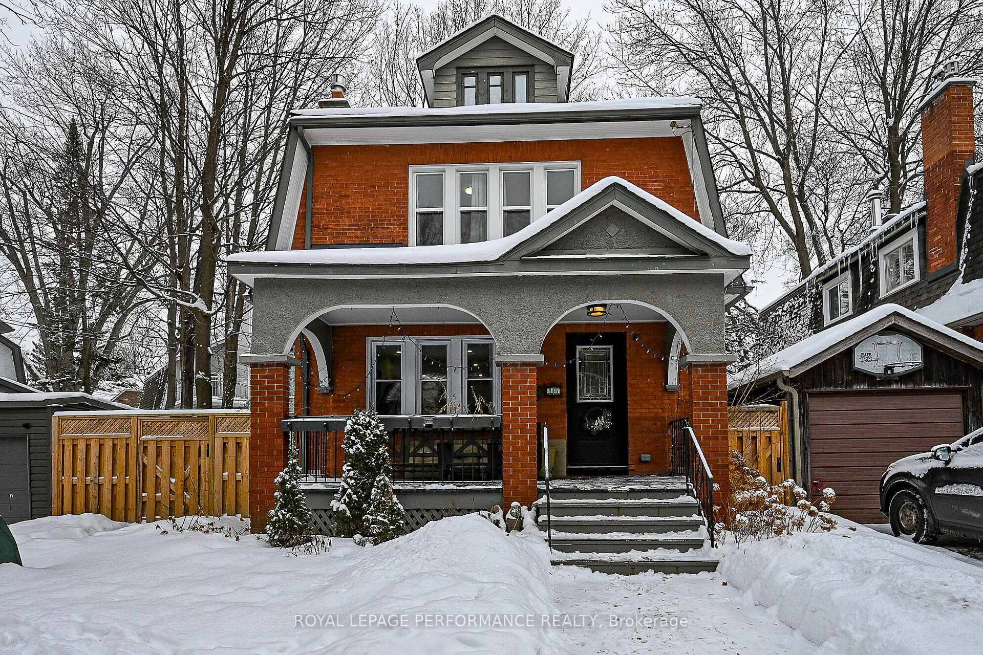 You'll want to call this home, located in the heart of coveted Lindenlea !