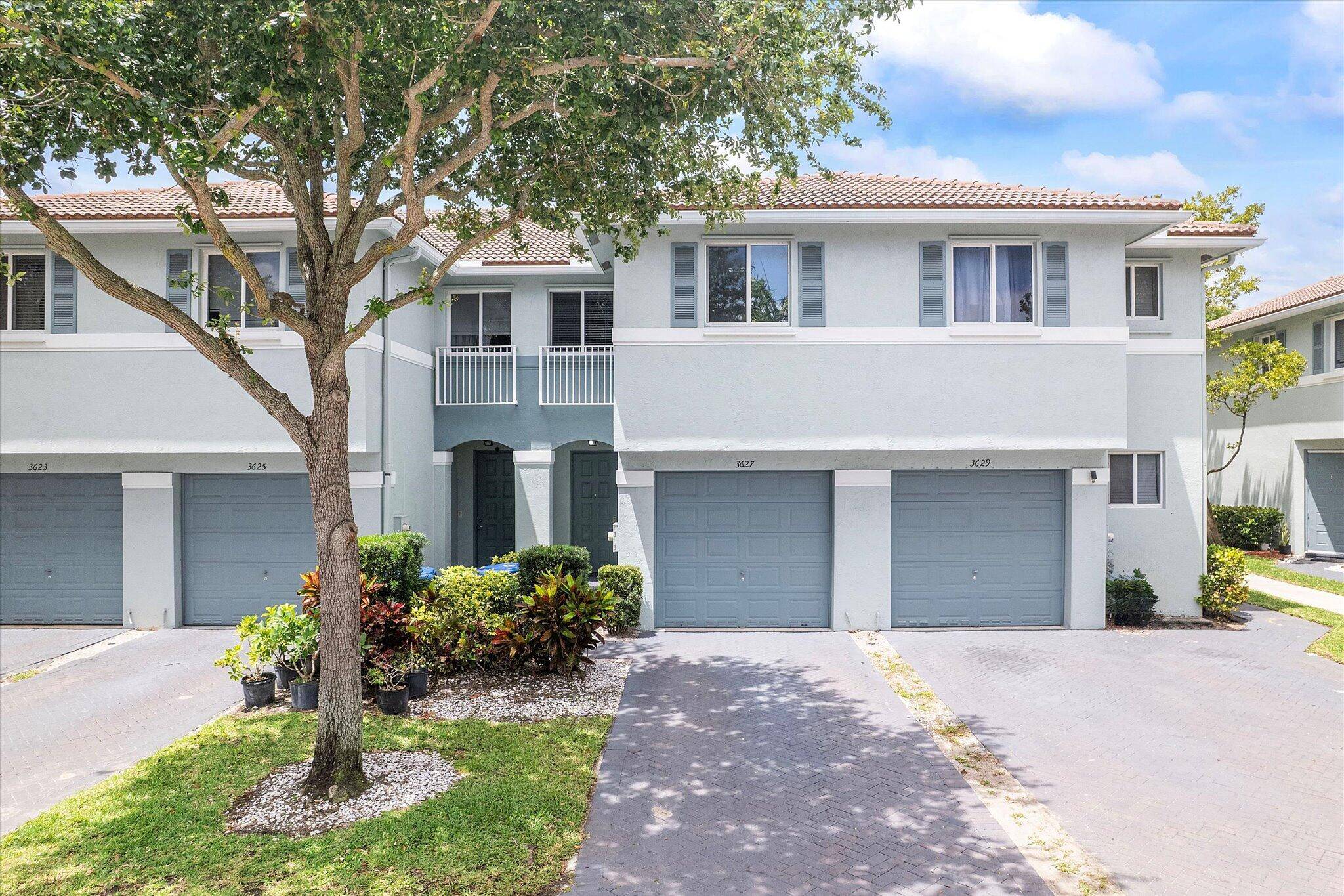 This beautiful and spacious 3 bedroom, 2.