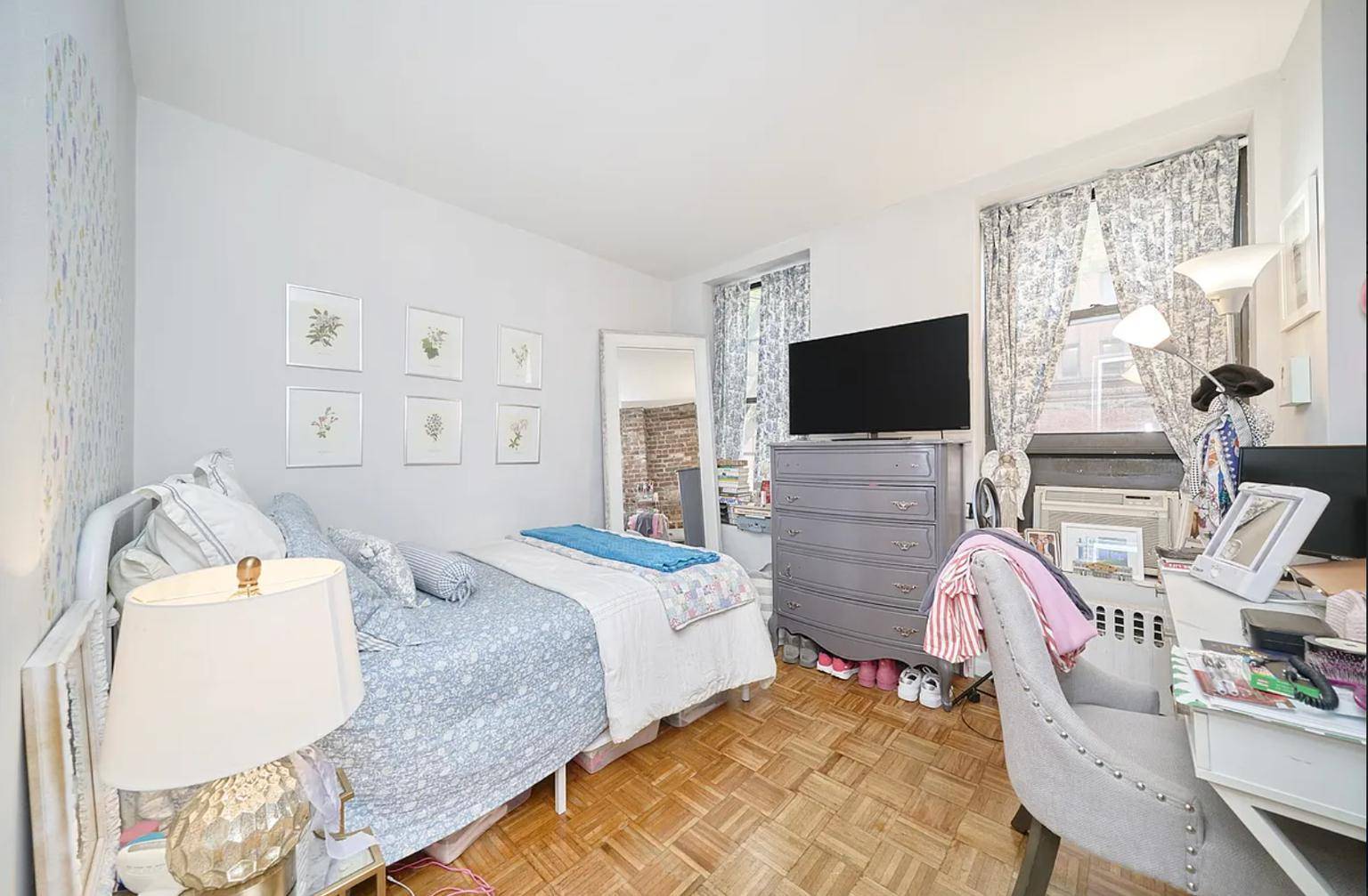 APARTMENT FEATURESQueen Sized BedroomsDishwasherMicrowaveWhite Kitchen CabinetsSpaciousExposed BrickNatural SunlightSoak in TubBUILDING NEIGHBORHOODLaundry in Building.
