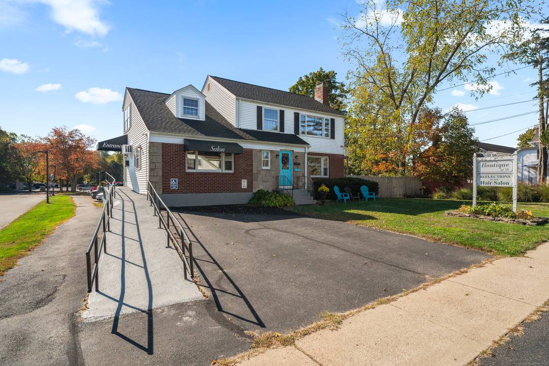 Opportunity knocks in downtown Colchester !