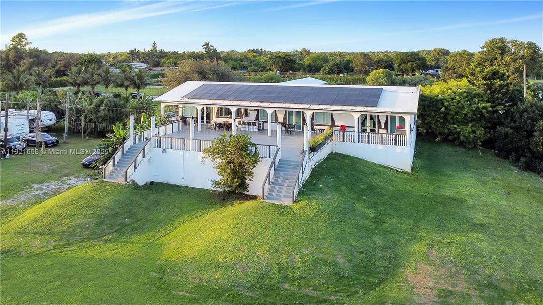 Stunning 2019 built Redlands estate on nearly 4 acres with 11, 000 total square feet.