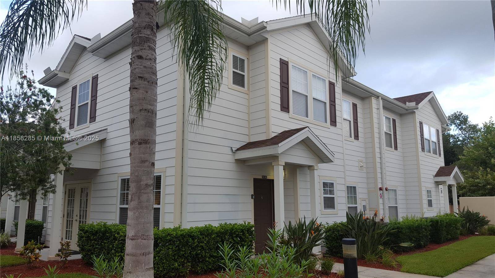 Fully furnished, cozy 4 bedroom, 3 bathroom home at 5362 Diplomat Ct, offering a bright and open living space.