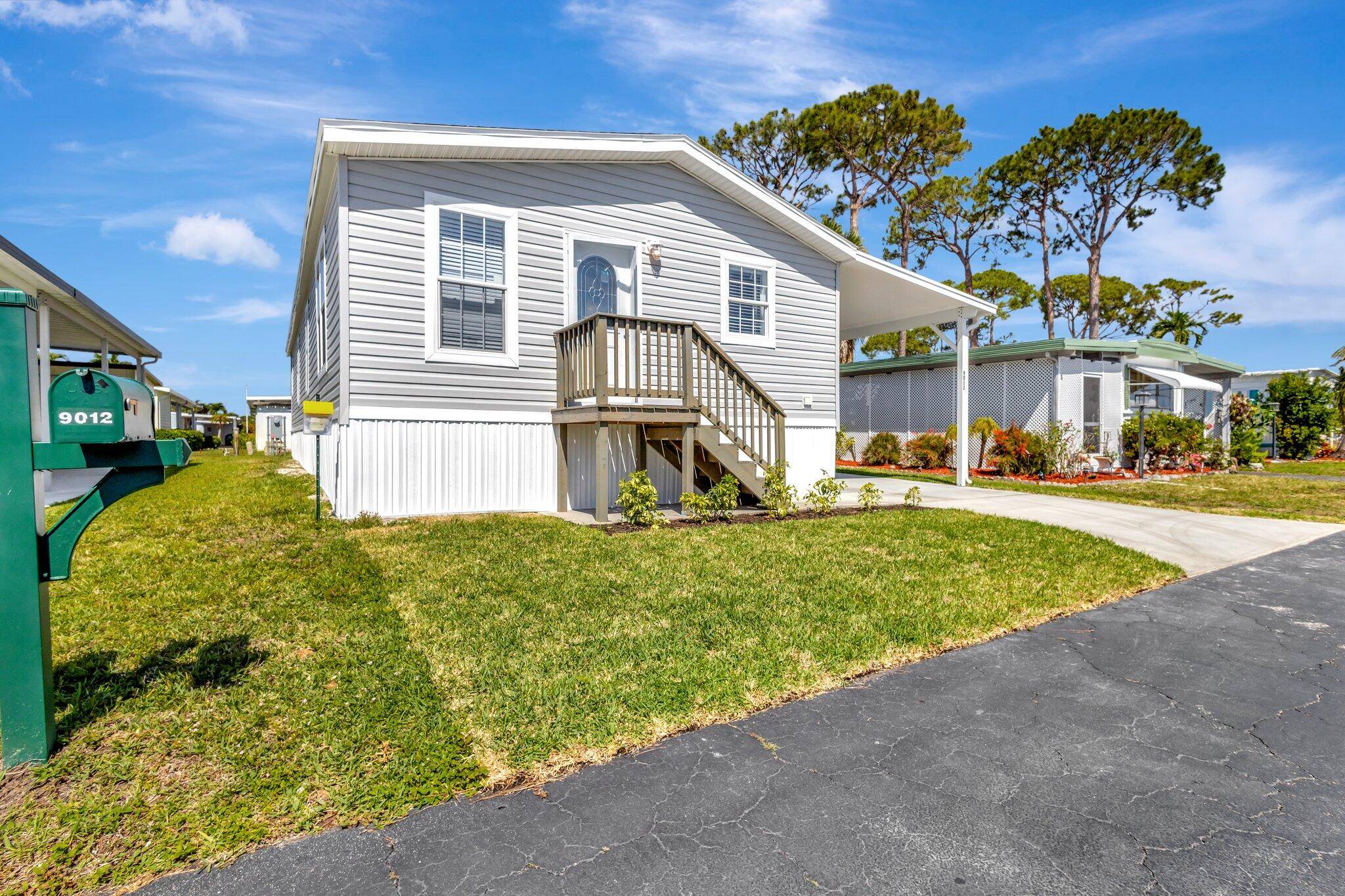 BRAND NEW ! NO LAND LEASE !