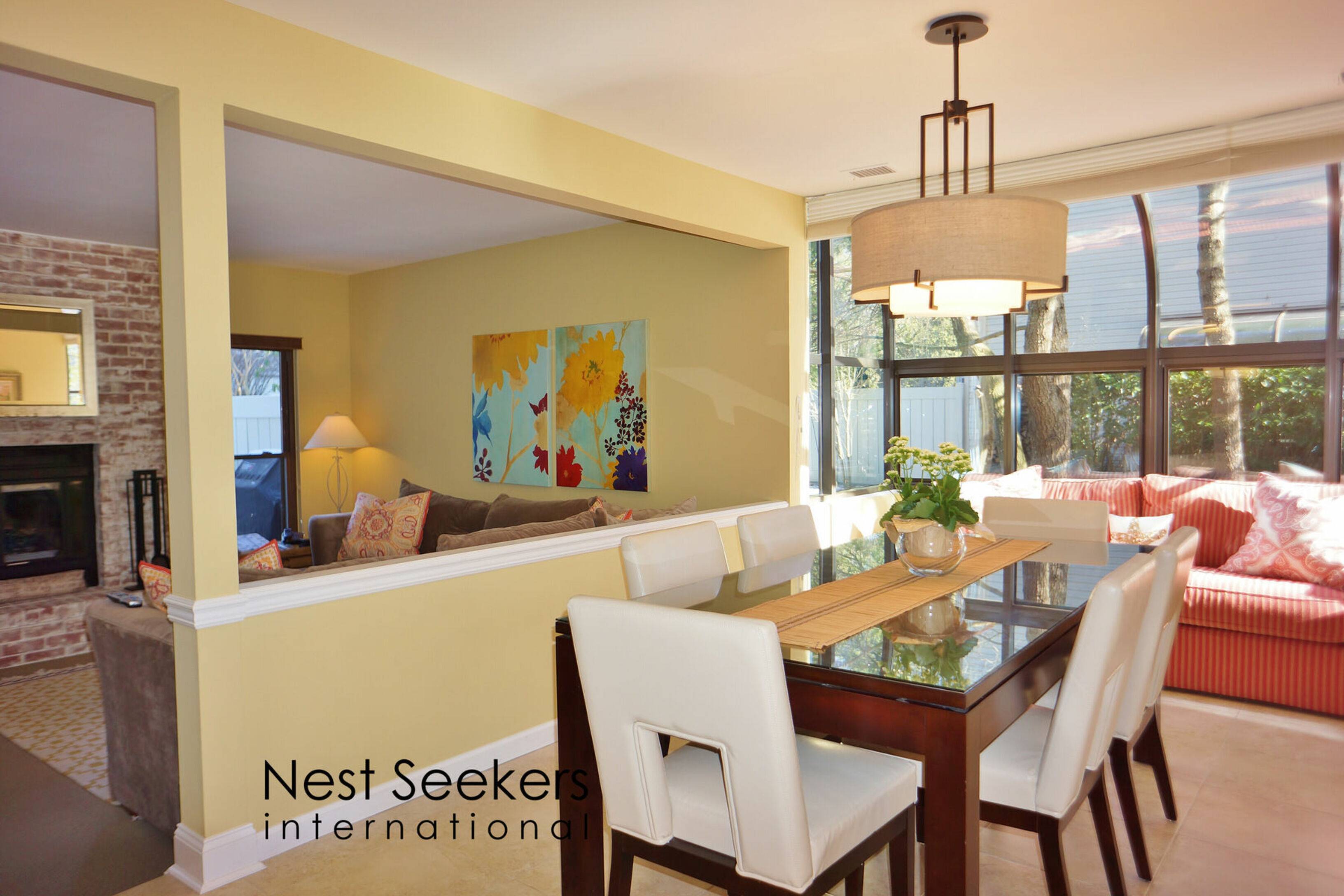 Beautiful Condo in Southampton -pool & Tennis 3 Bedrooms