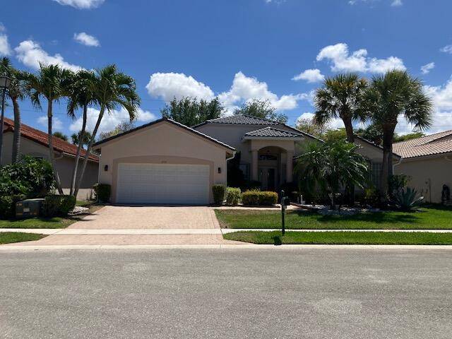 BRAND NEW ROOF on this spacious TIBER model home.