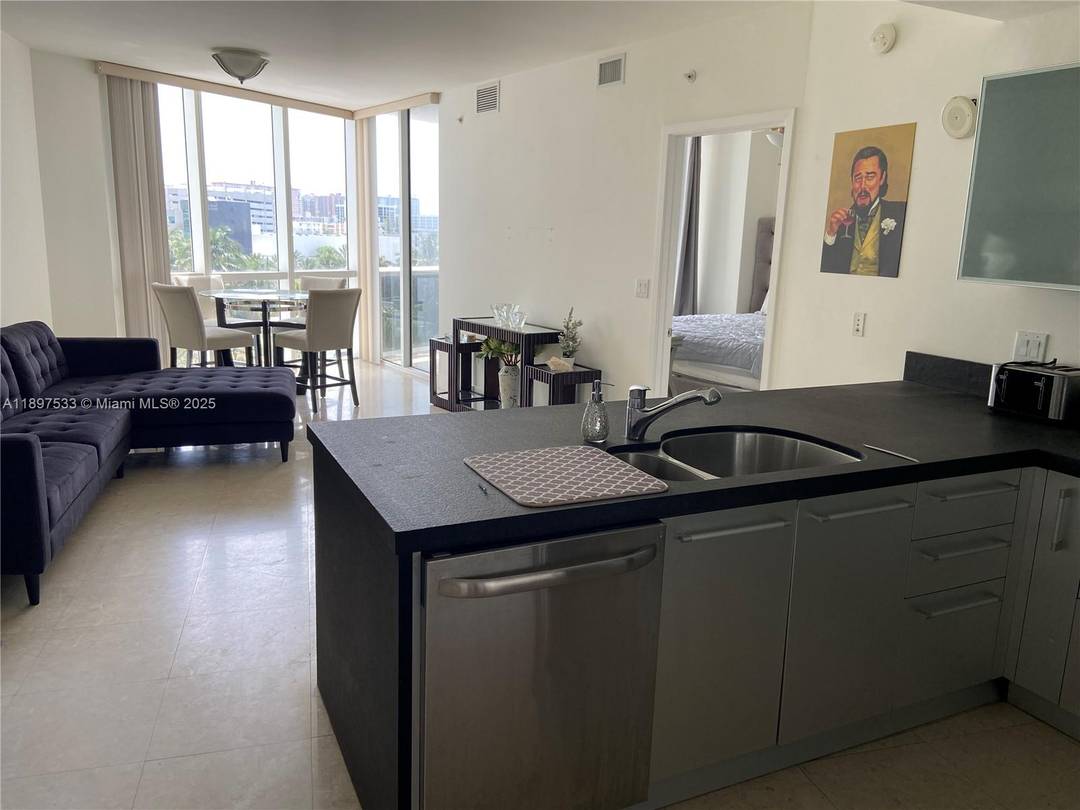 BEAUTIFUL 1 BEDROOM, 1. 5 BATH RESIDENCE IN A LUXURY OCEANFRONT RESORT IN SUNNY ISLES BEACH.