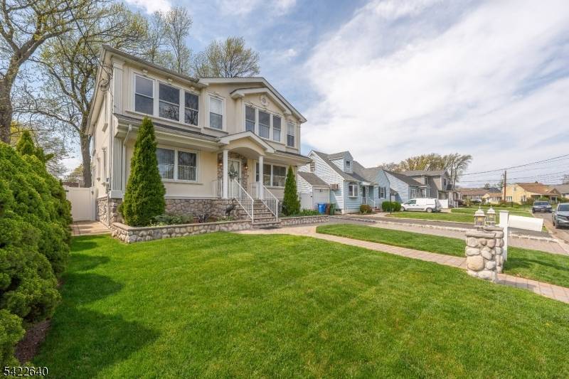 Welcome to this beautifully maintained and thoughtfully designed home, that perfectly blends elegance, comfort, and functionality.