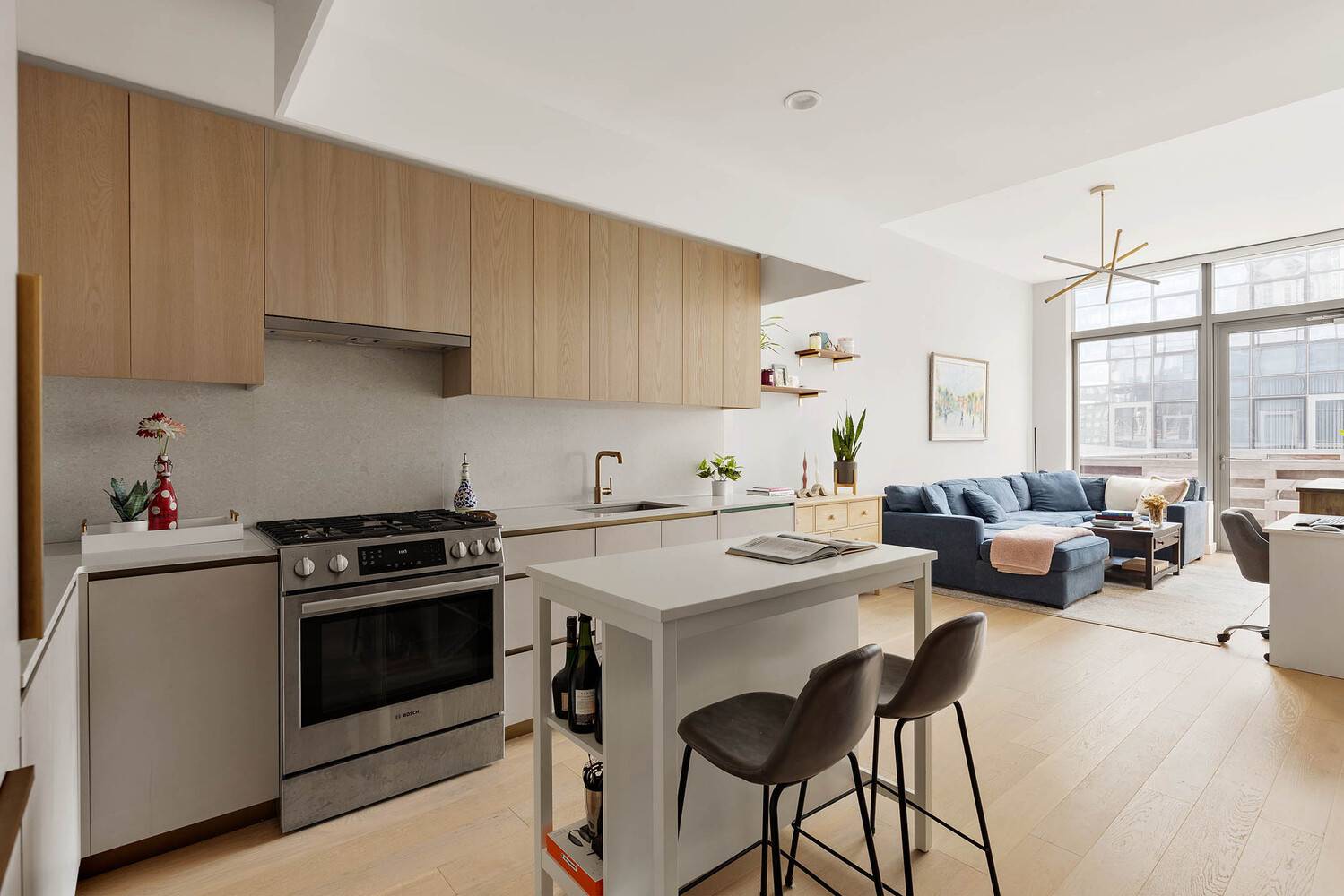 Welcome to an extraordinary opportunity at Skyline Tower, the tallest residential building in Queens.