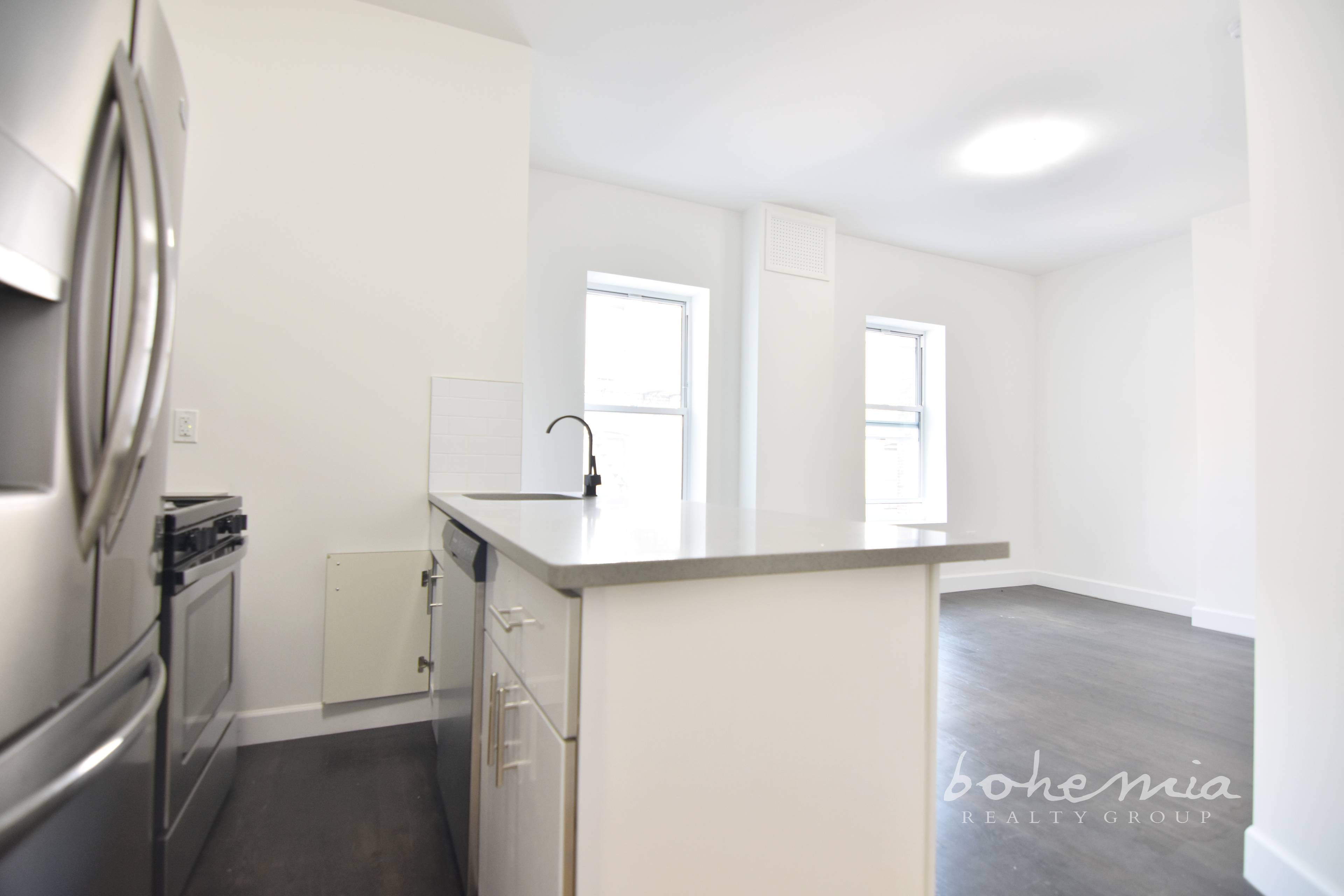 Location W. 141st Street and Broadway Heart of Hamilton Heights, elevator 3bed 2bath located up the block from Riverside Park, City College and Columbia University Medical Center.