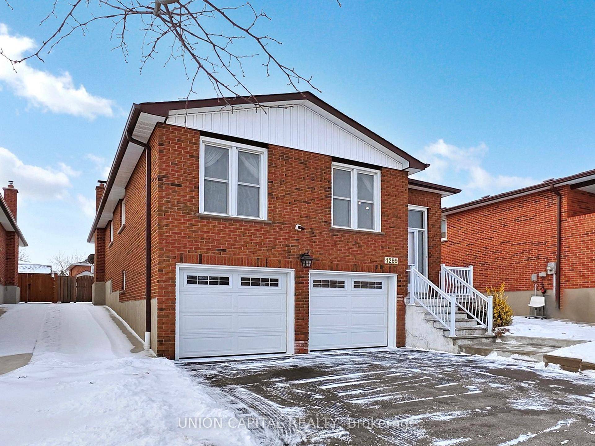 Rarely offered bungalow in Mississauga's highly sought after Rathwood neighbourhood !