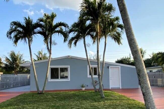 Beautiful renovated 4BR 2BA home !