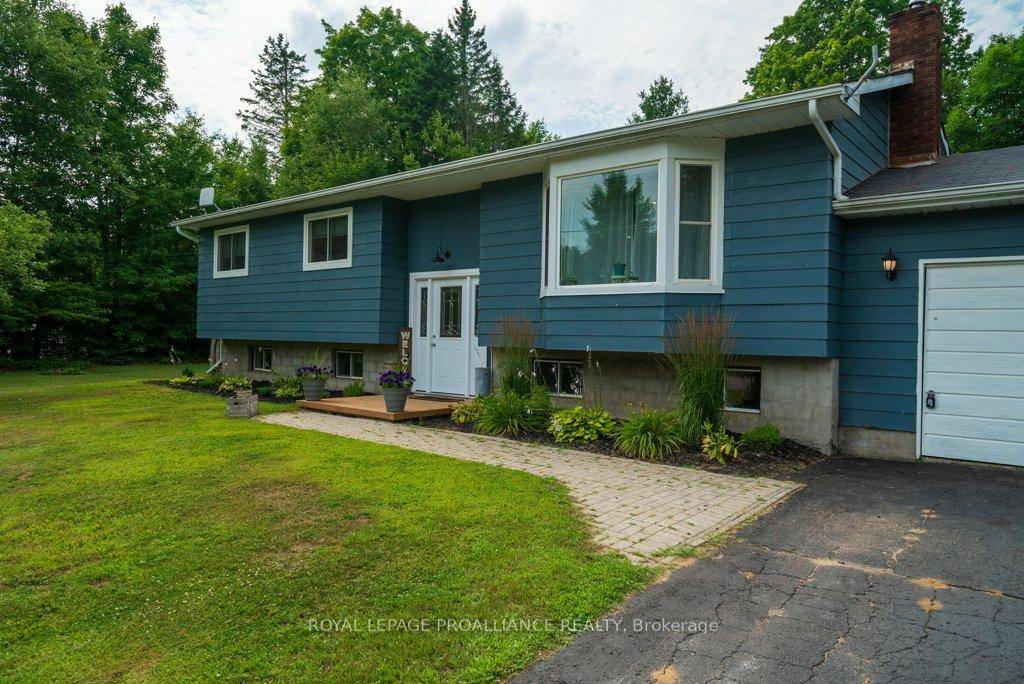 Welcome to your dream home nestled in the serene Denison Drive Estates, a private cul de sac in the beautiful north end of Northbrook, Addington Highlands !