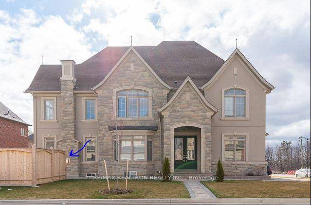 Beautifully Finished Legal Basement Apartment in Prime Location !
