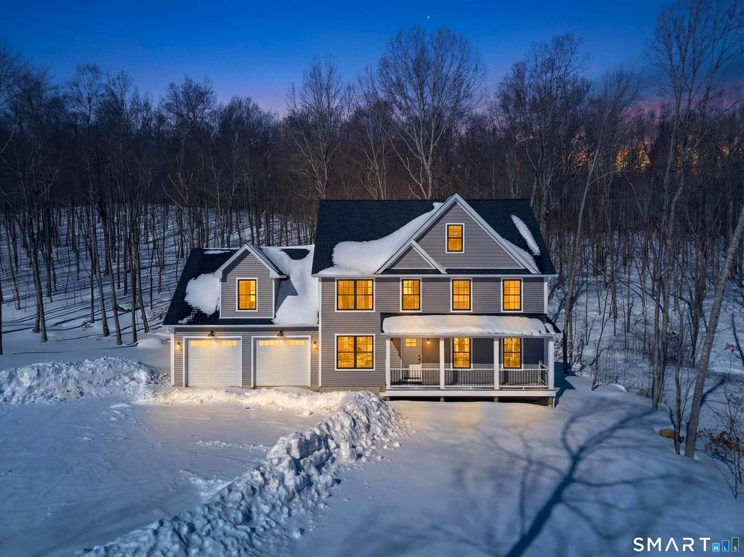 Stunning 4 bedroom Colonial on 1.