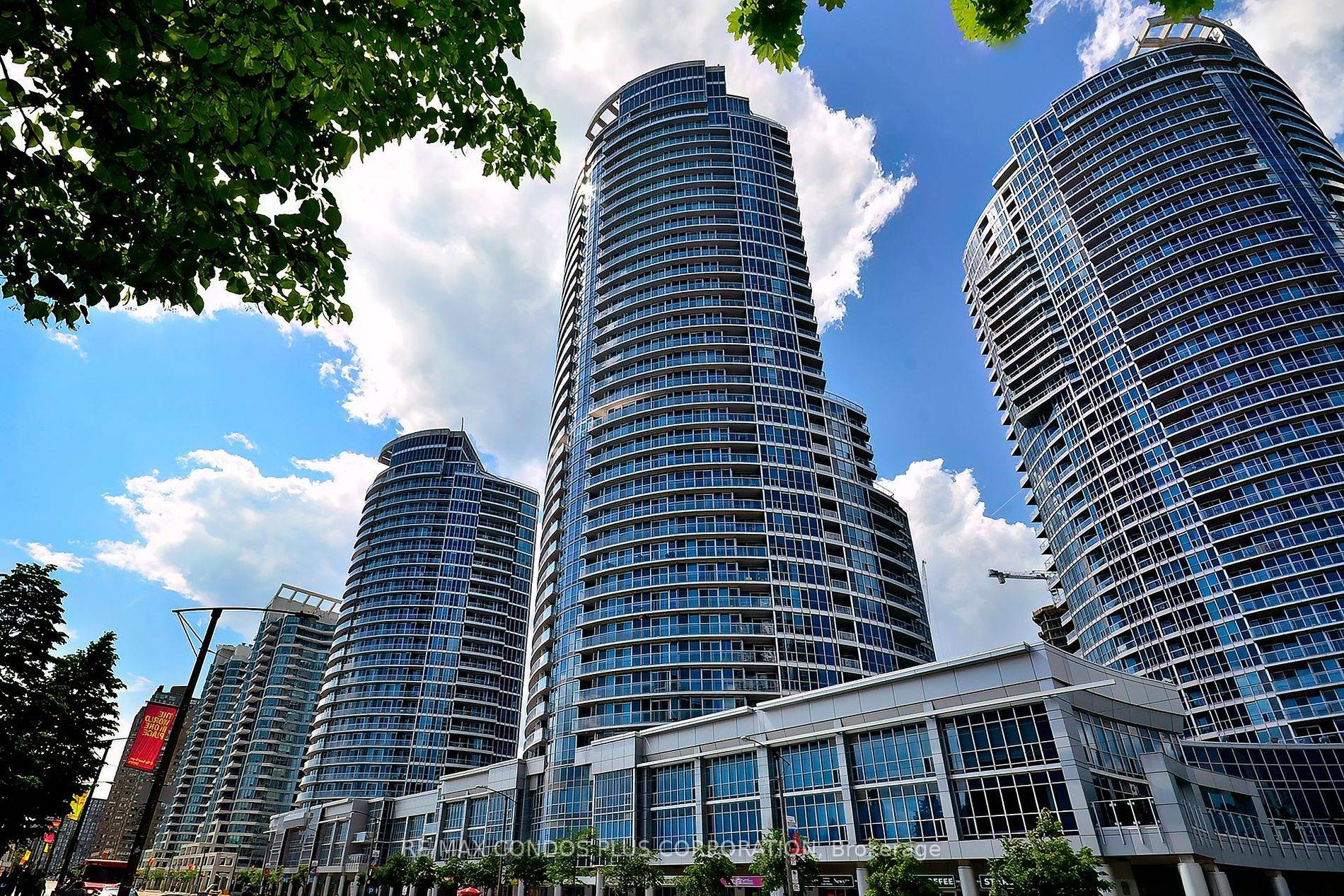 Luxury Water Club Condo, Amazing South Facing Lake Views, On The 36th Floor With Unobstructed Panoramic View Of The Lake And Beyond, Floor To Ceiling Windows, 9Ft Ceiling, Laminate Flooring ...