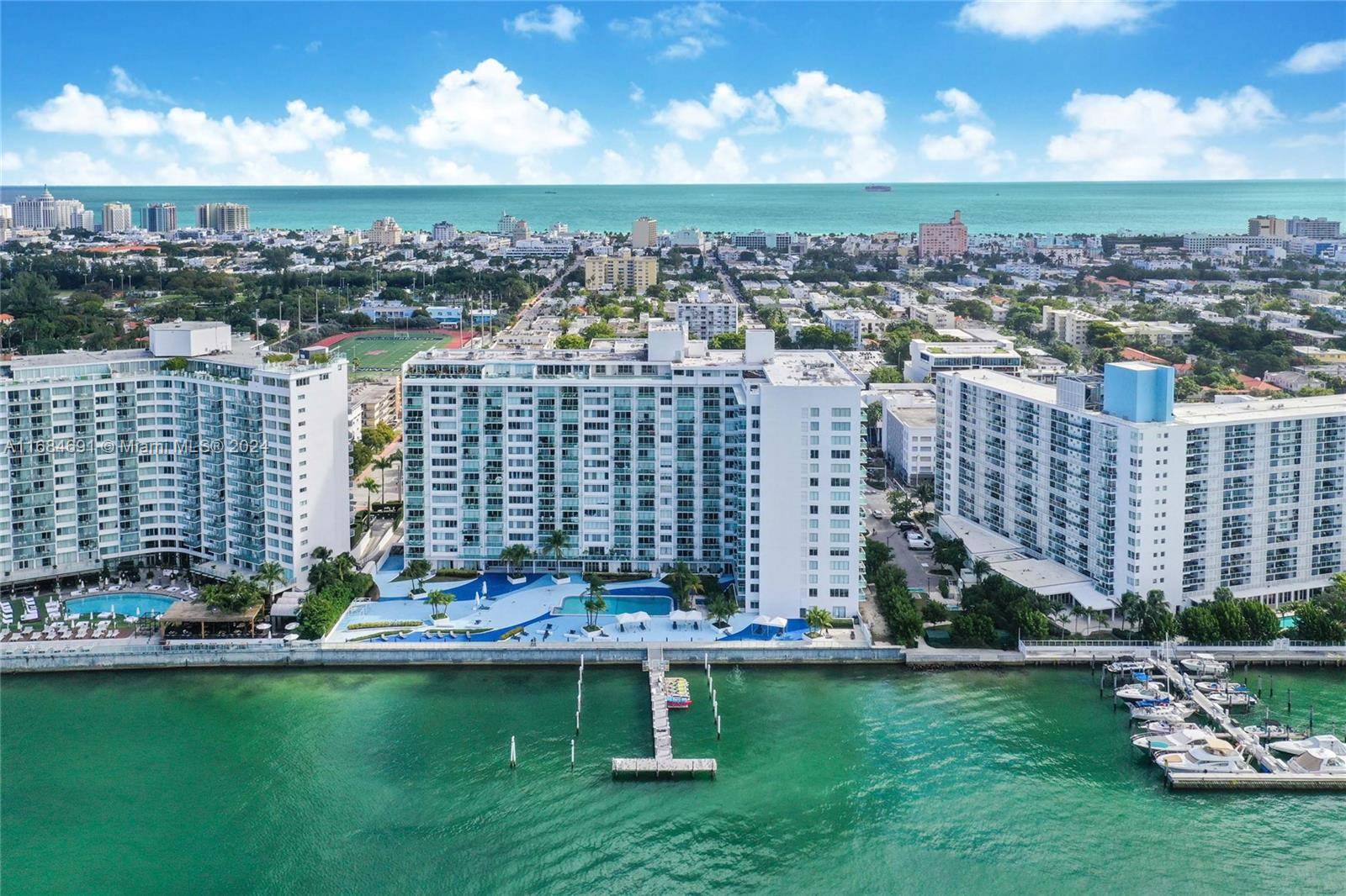Wel Maintained 1 Bedroom 1 Bathroom Unit with dynamic Miami Beach Skyline, Park, and Partial Ocean Views.