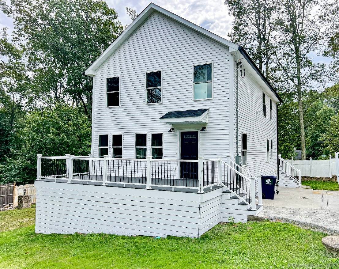 89 Walnut Trail, Danbury CT 06811 549, 000 Welcome Home !