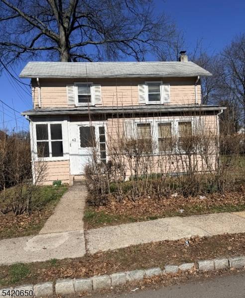 VALUE IS IN THE LAND. CORNER 100 X 100 LEVEL LOT.