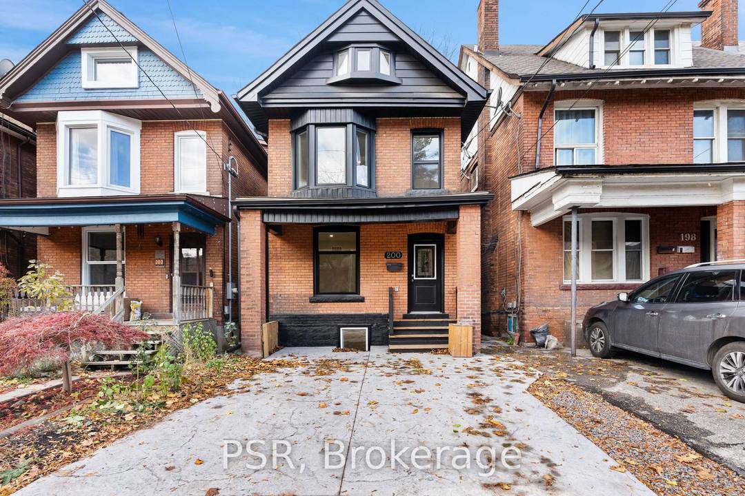 Welcome to the newly renovated 2 bedroom, 2 bath second amp ; third floor unit at 200 Sanford Avenue S.