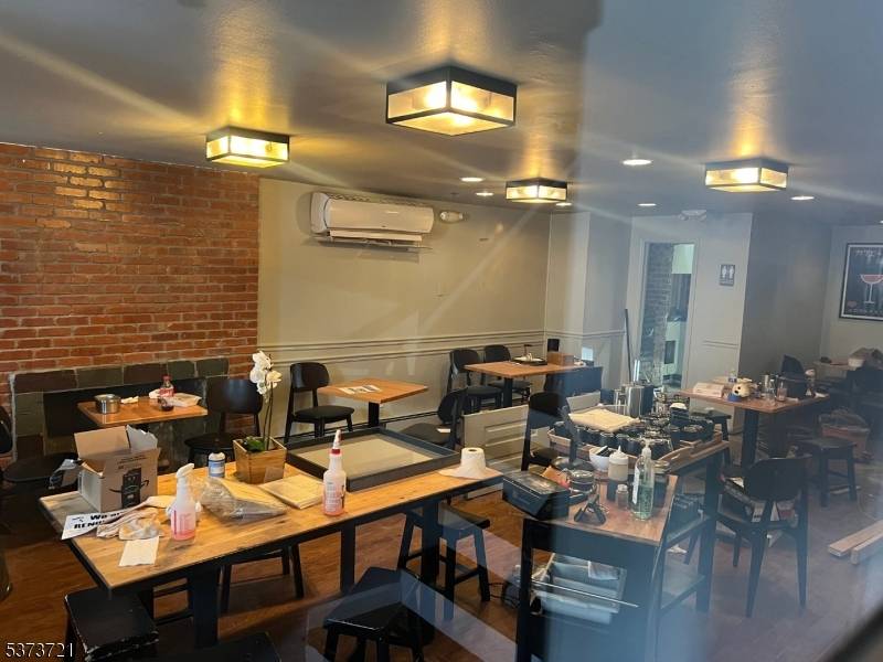 Great 5 unit building