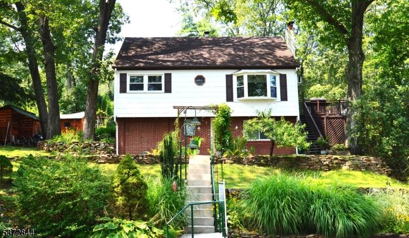 Nestled in the scenic Rainbow Lake area of Haskell which is part of Wanaque.