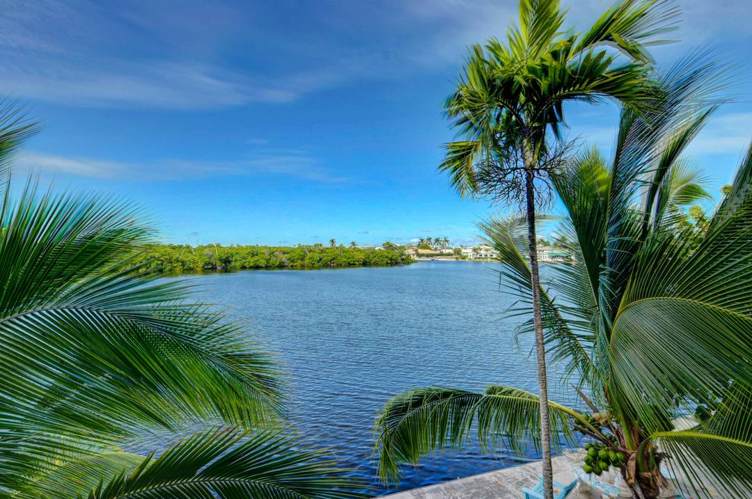 Enjoy beautiful water views from the moment you enter !