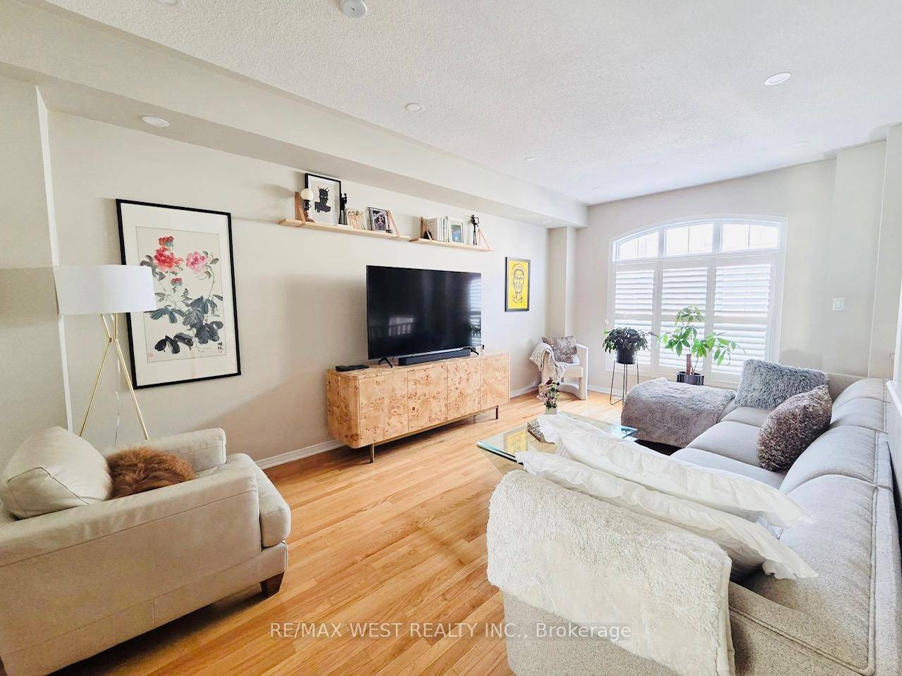 Room for rent in this clean, spacious and quiet home.