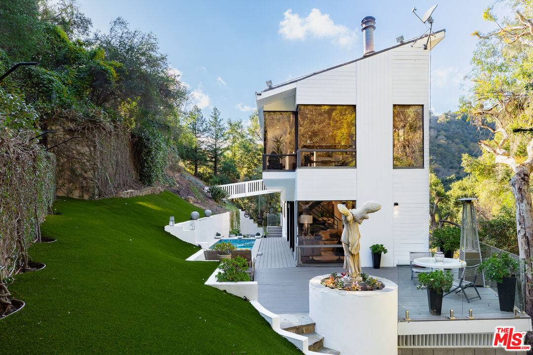 2350   Benedict Canyon Dr 4BR Beverly Hills Post Office | B.H.P.O. La