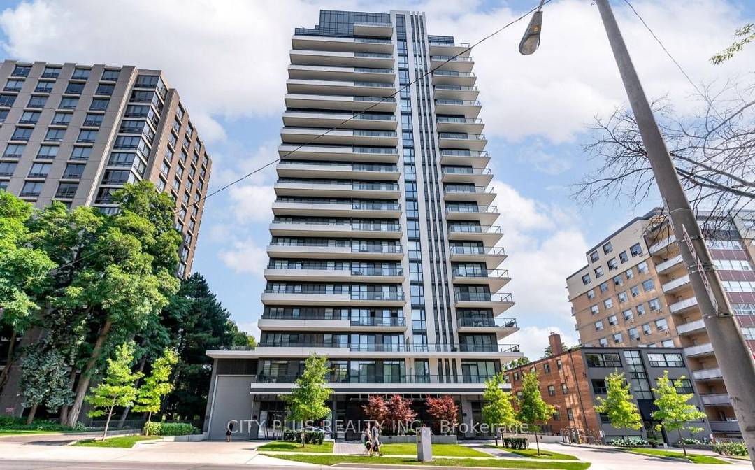 Welcome To Luxury Living At 609 Avenue Road.