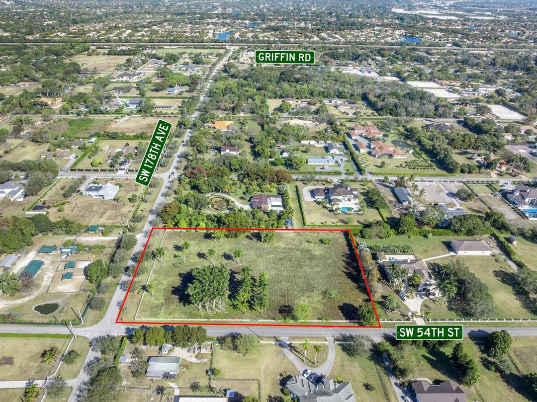 Exceptional 3. 92 Acre Corner Lot in the Heart of Rolling Oaks in Southwest Ranches, Fla !