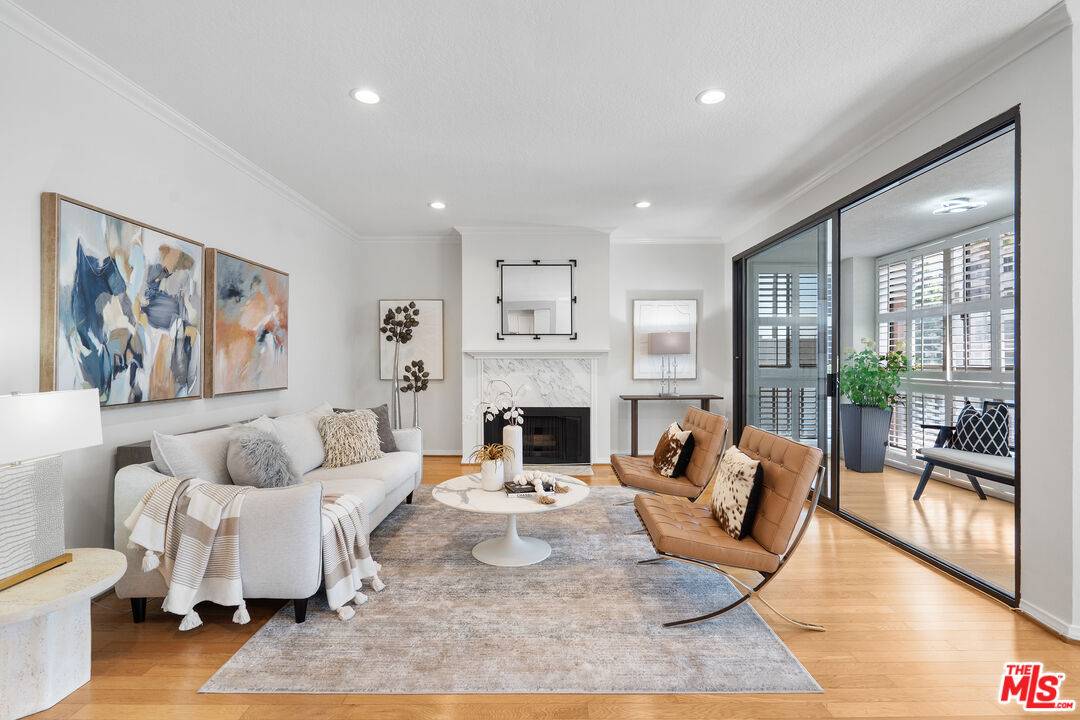 4477   Wilshire Blvd 3BR La