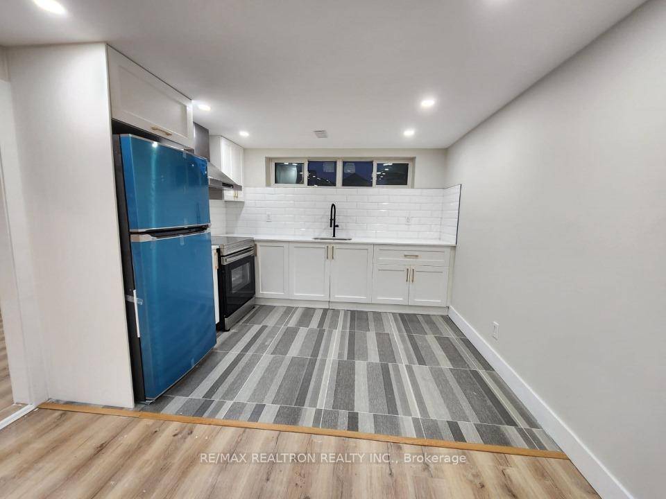 Live in luxury in this upgraded 2 bedroom home located near Hamilton's popular Red Hill neighbourhood.