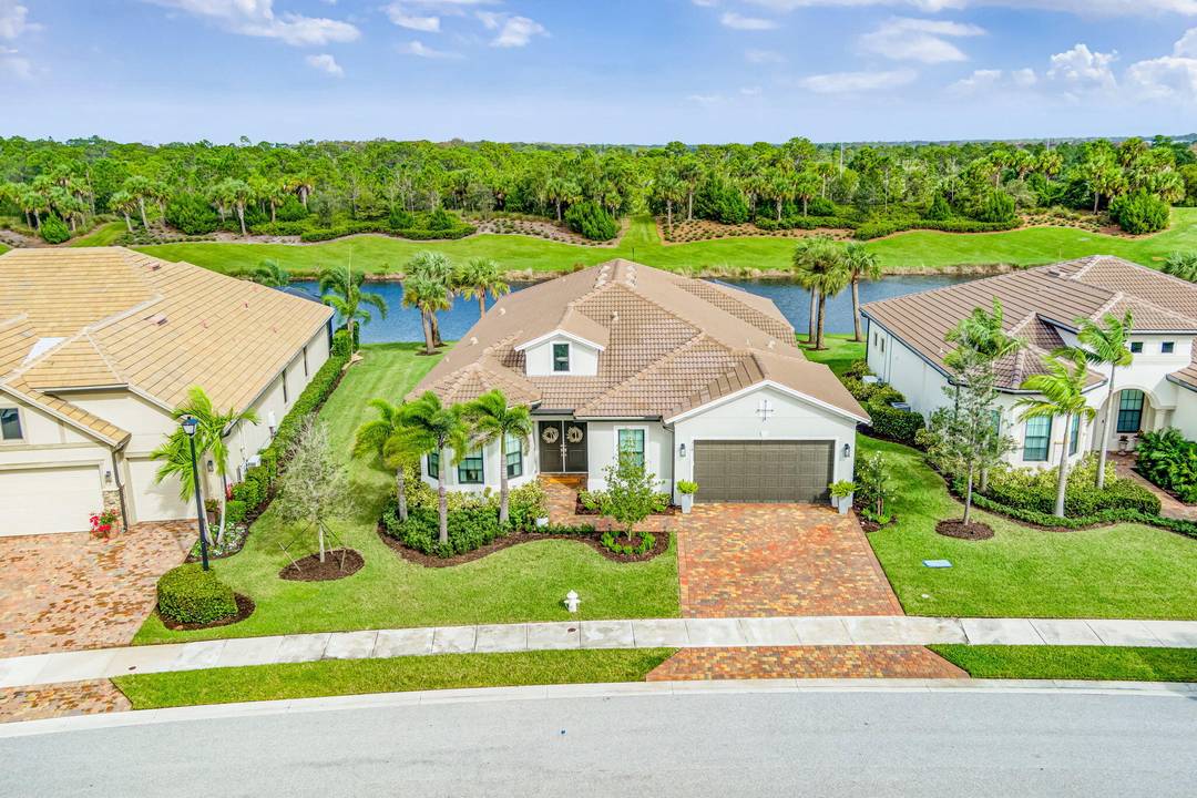 Sought after single story 3 bedrooms, 3.