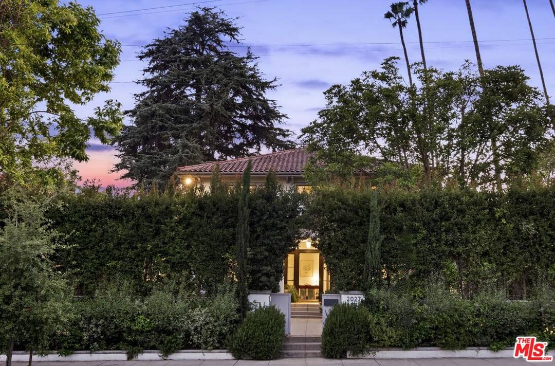 2027  N Canyon Dr 5BR Hollywood Hills East La