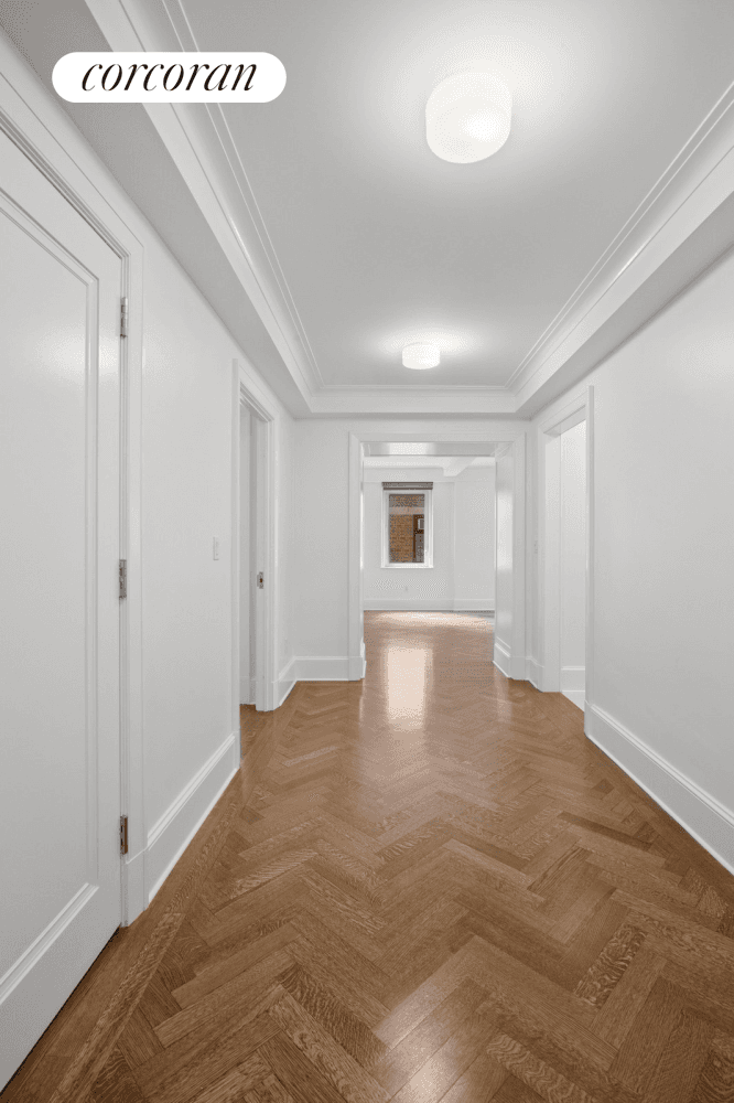 Charming one bedroom Prewar Residence at 530 Park Avenue Condominium.